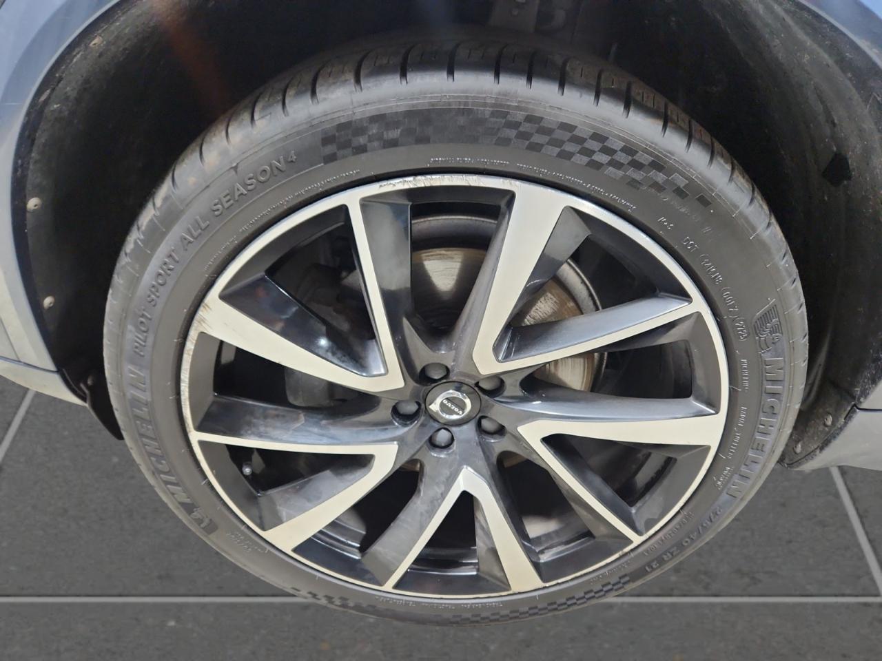 Volvo XC90 T6 Momentum AWD 2021
