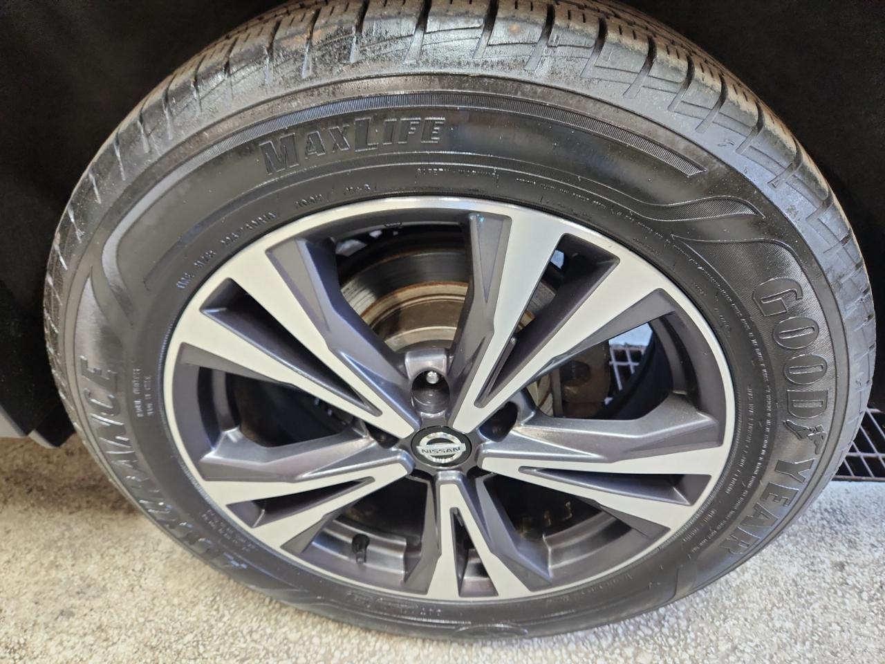 Nissan Rogue SV AWD 2018