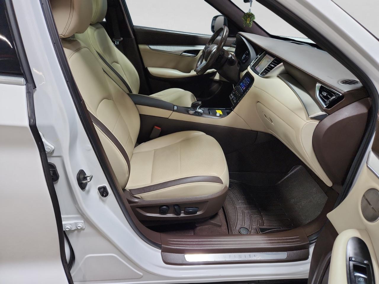 Infiniti QX50 ESSENTIAL AWD 2019