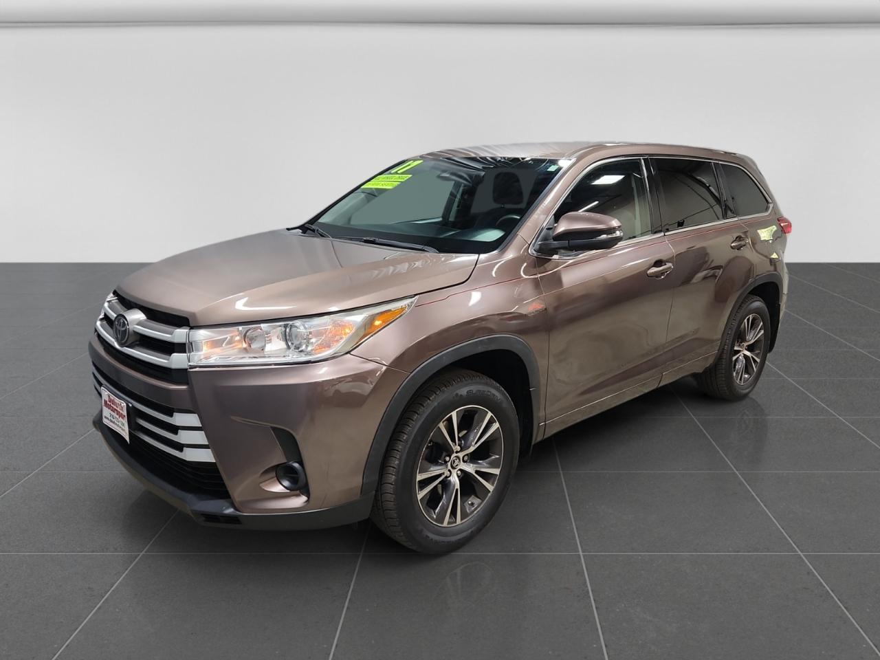 Toyota Highlander LE AWD V6 2017
