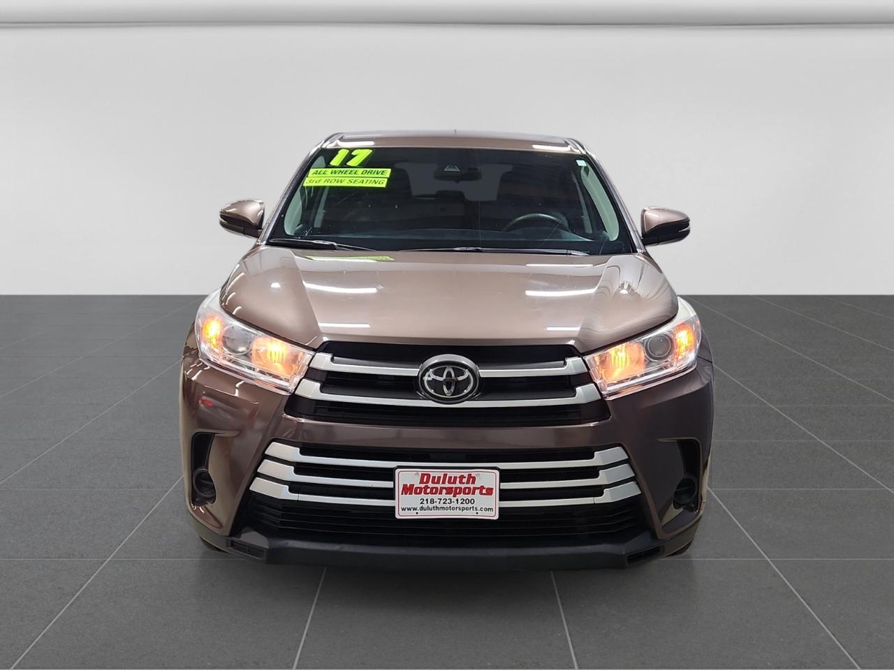 Toyota Highlander LE AWD V6 2017