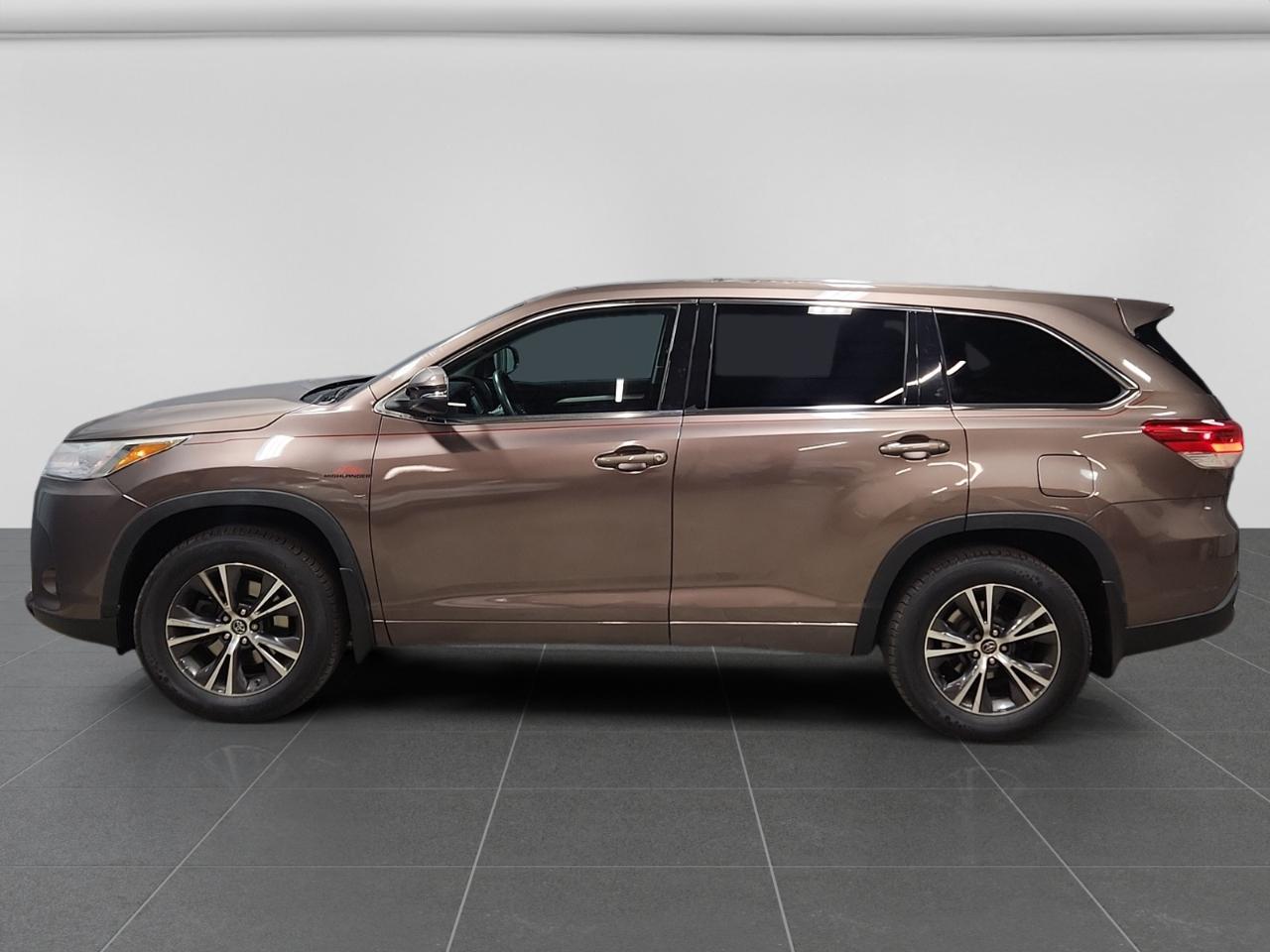 Toyota Highlander LE AWD V6 2017
