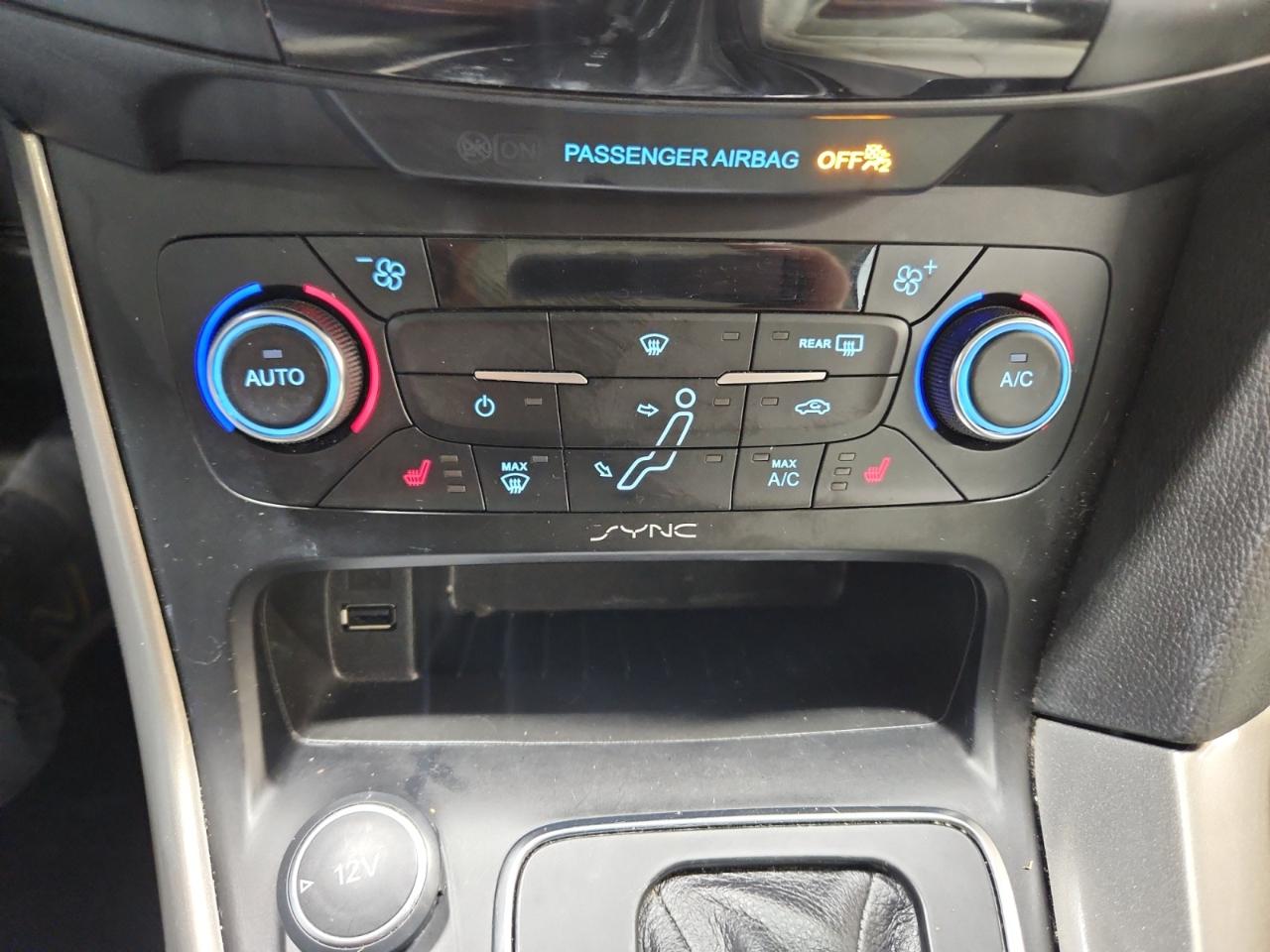 Ford Focus Titanium Sedan 2017