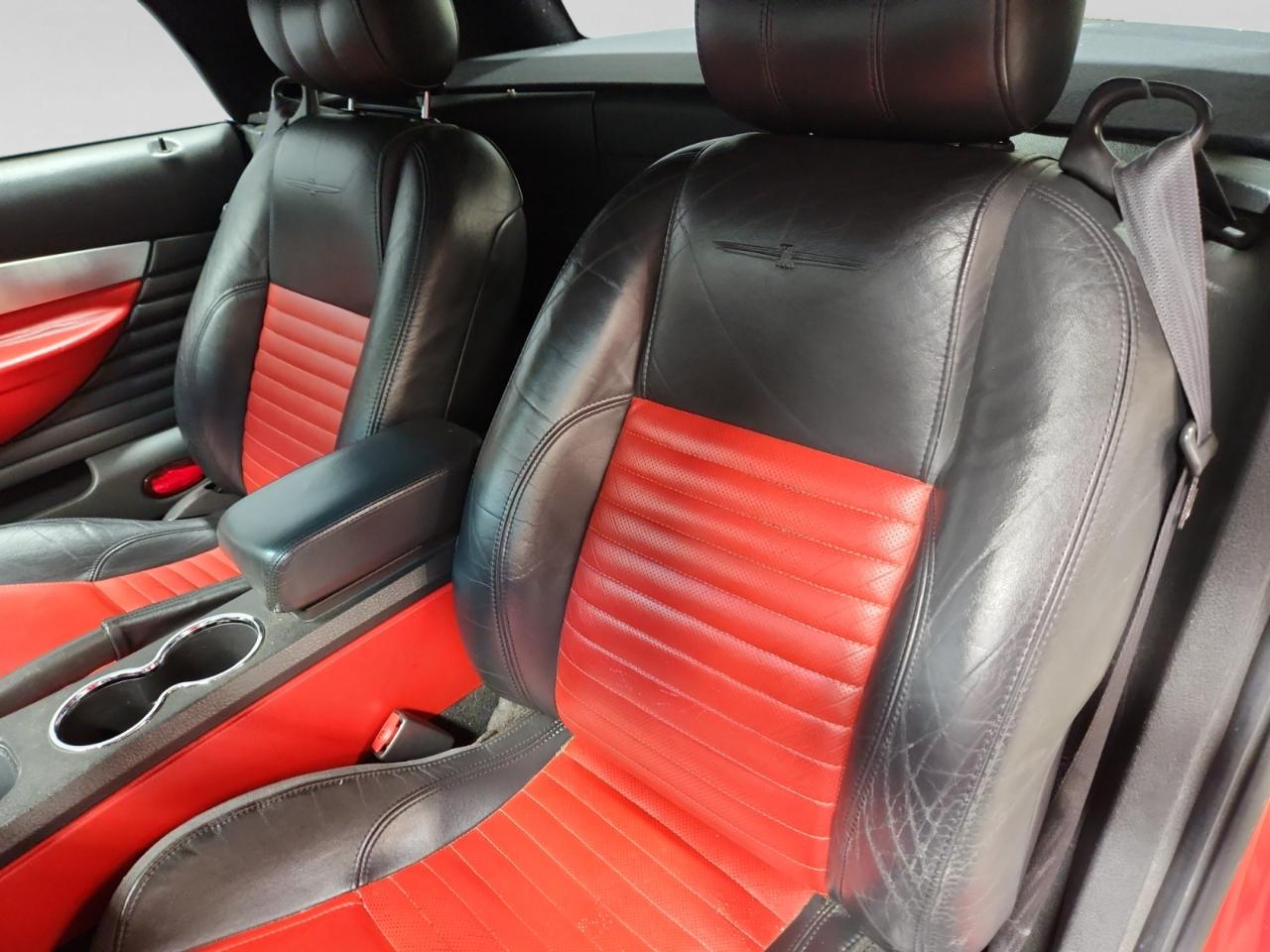 Ford Thunderbird Deluxe 2002