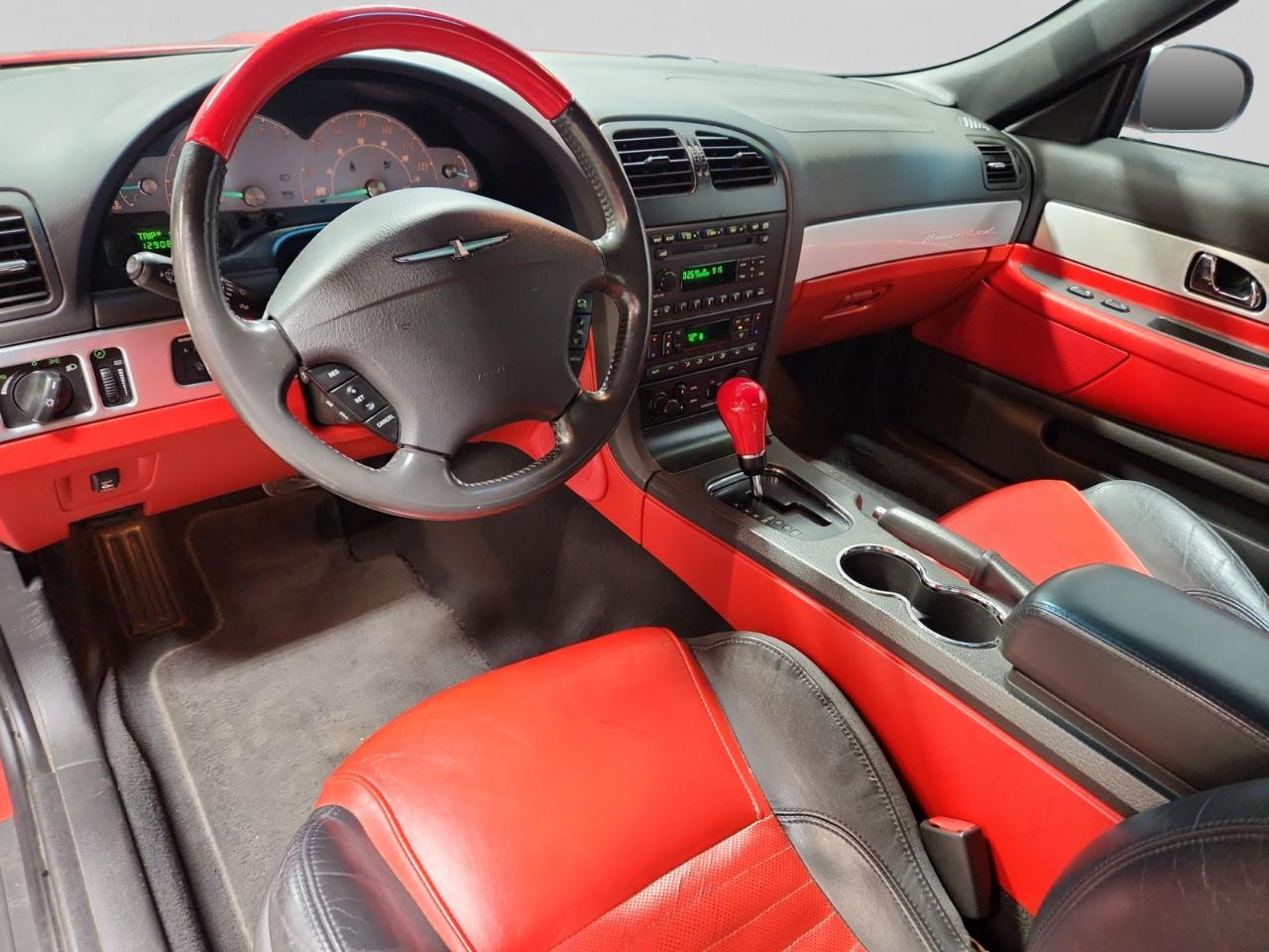 Ford Thunderbird Deluxe 2002
