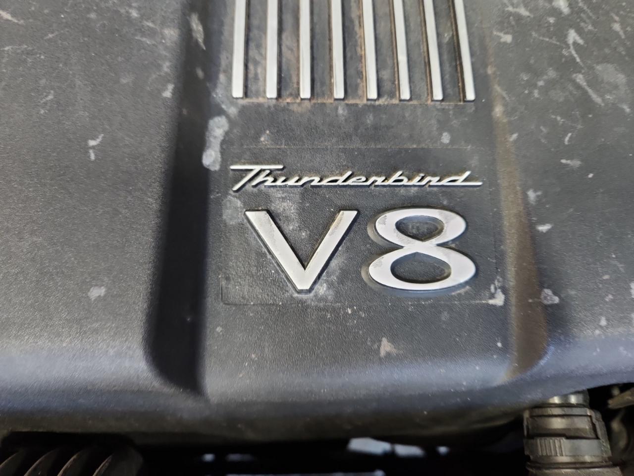 Ford Thunderbird Deluxe 2002