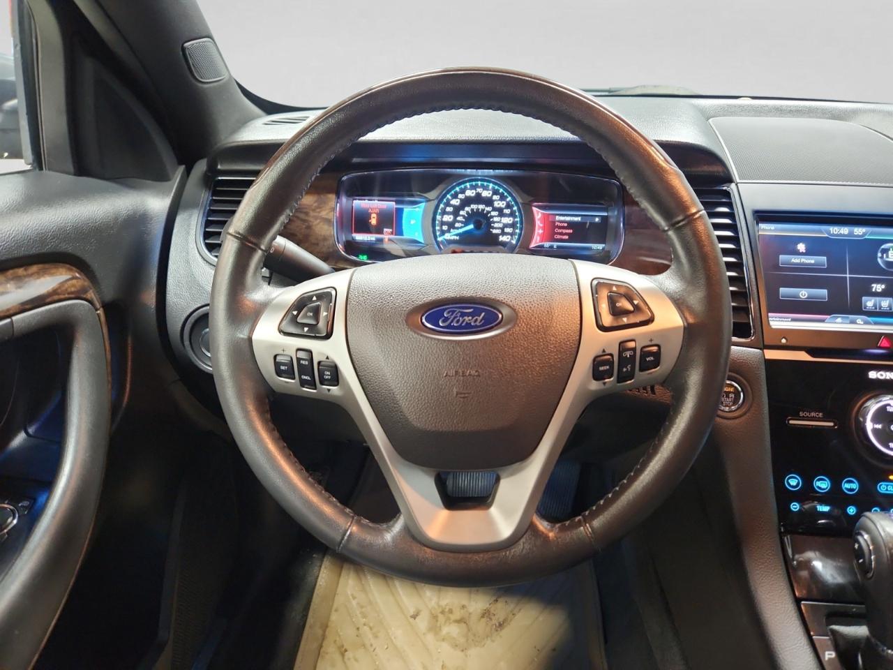 Ford Taurus Limited FWD 2013