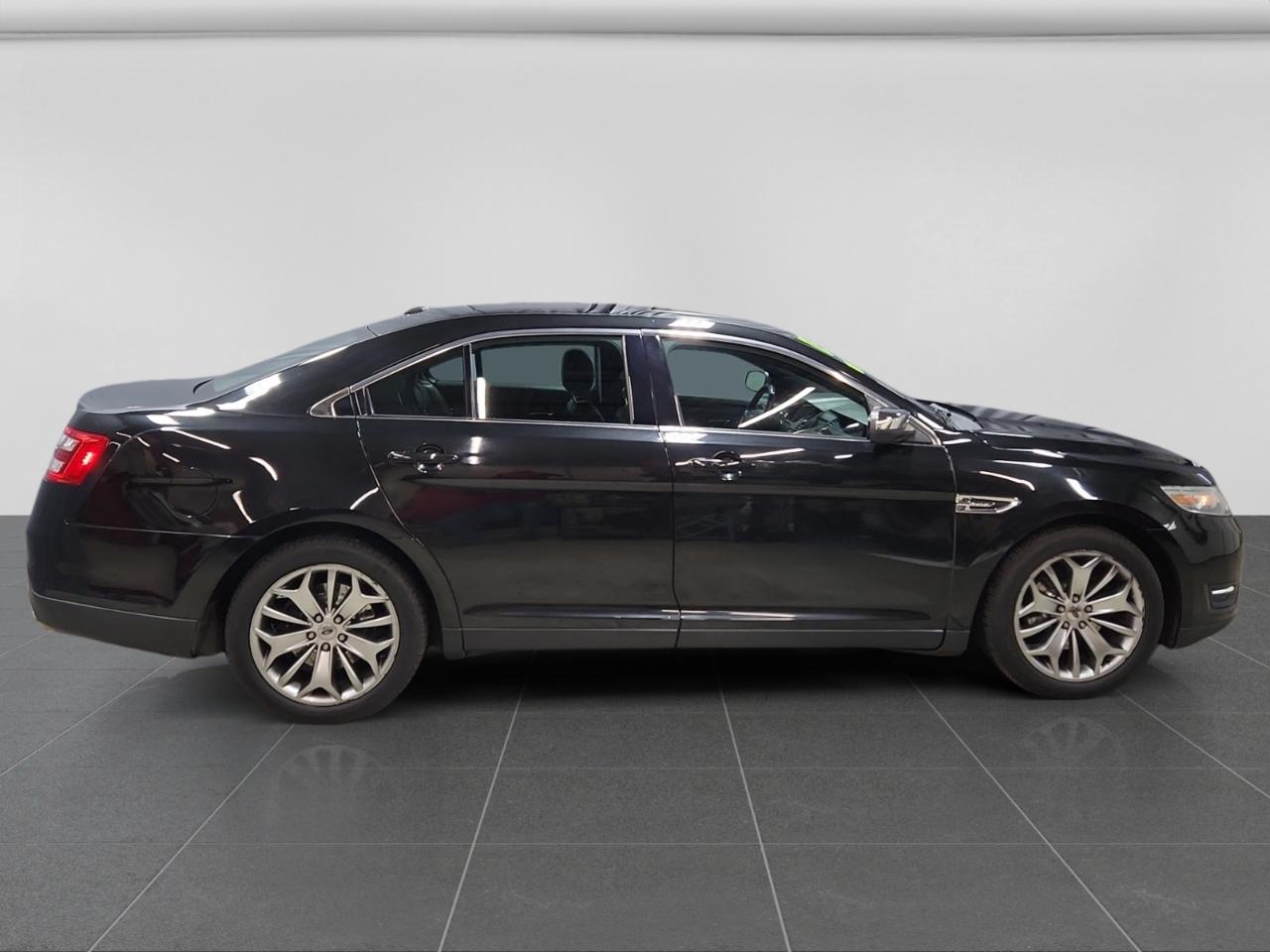 Ford Taurus Limited FWD 2013