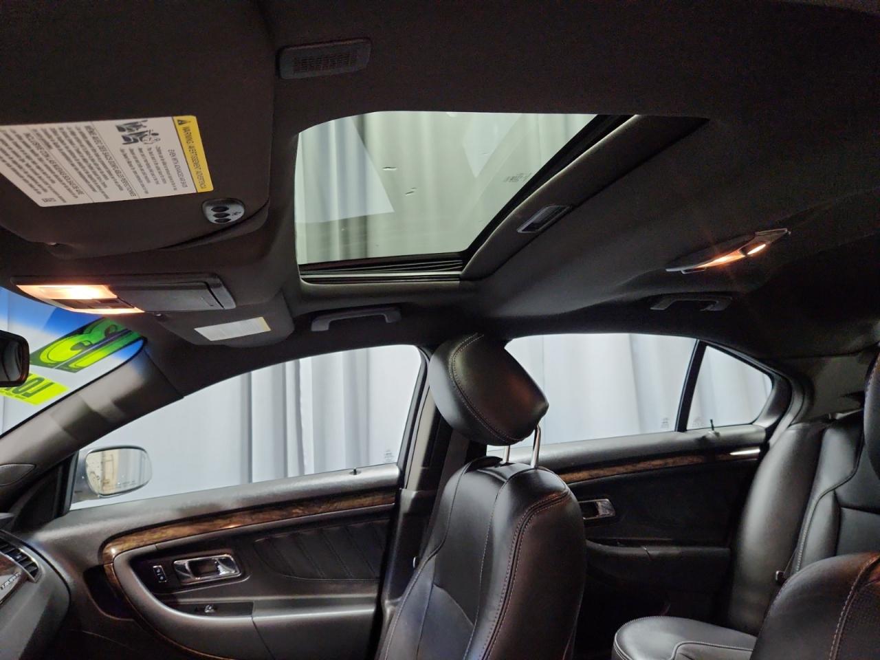 Ford Taurus Limited FWD 2013