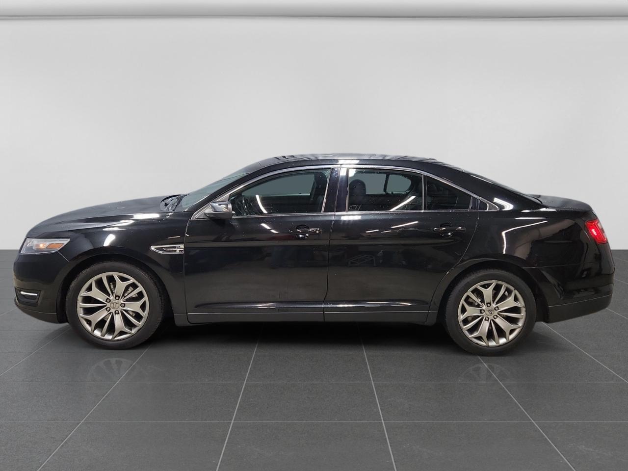 Ford Taurus Limited FWD 2013