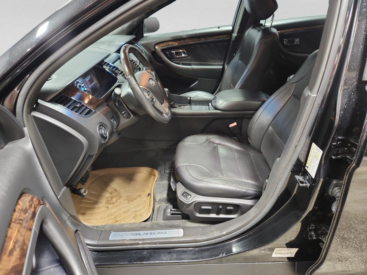 Ford Taurus Limited FWD 2013