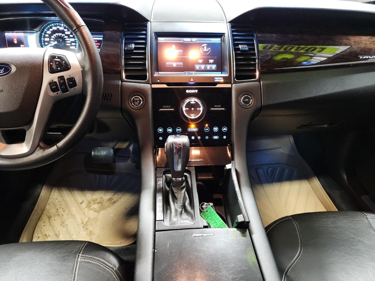 Ford Taurus Limited FWD 2013
