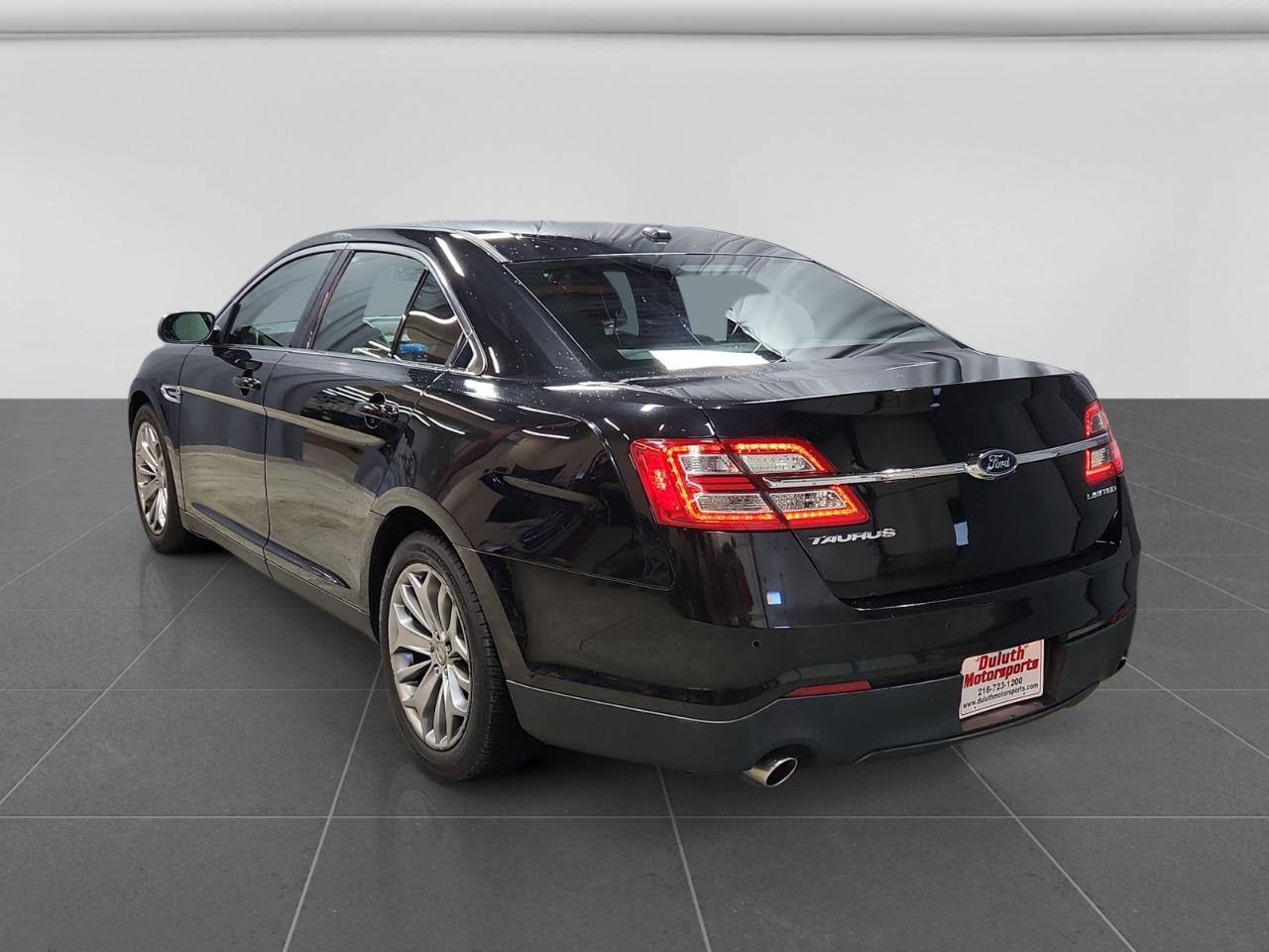 Ford Taurus Limited FWD 2013