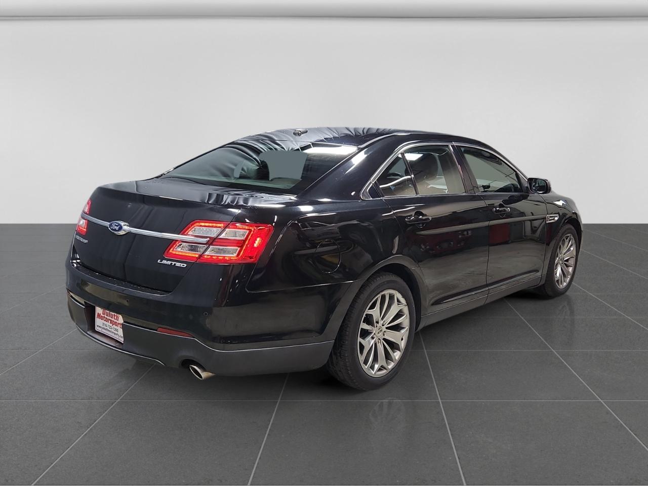 Ford Taurus Limited FWD 2013
