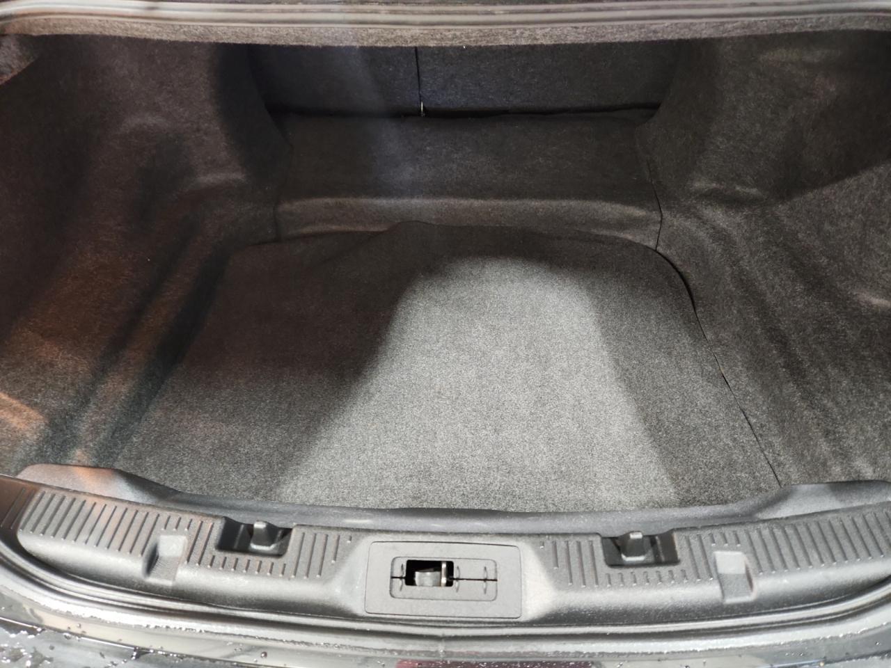 Ford Taurus Limited FWD 2013