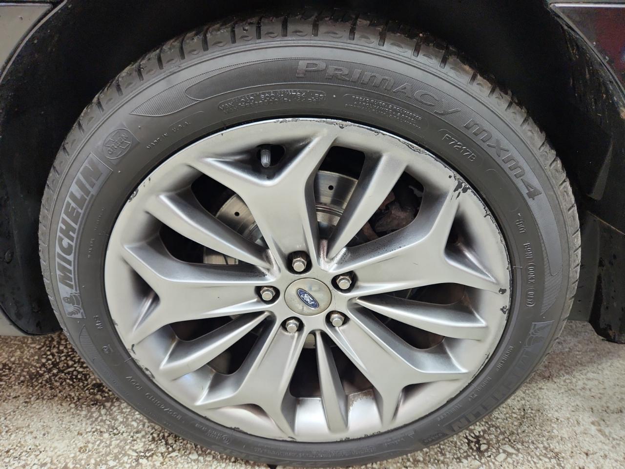 Ford Taurus Limited FWD 2013