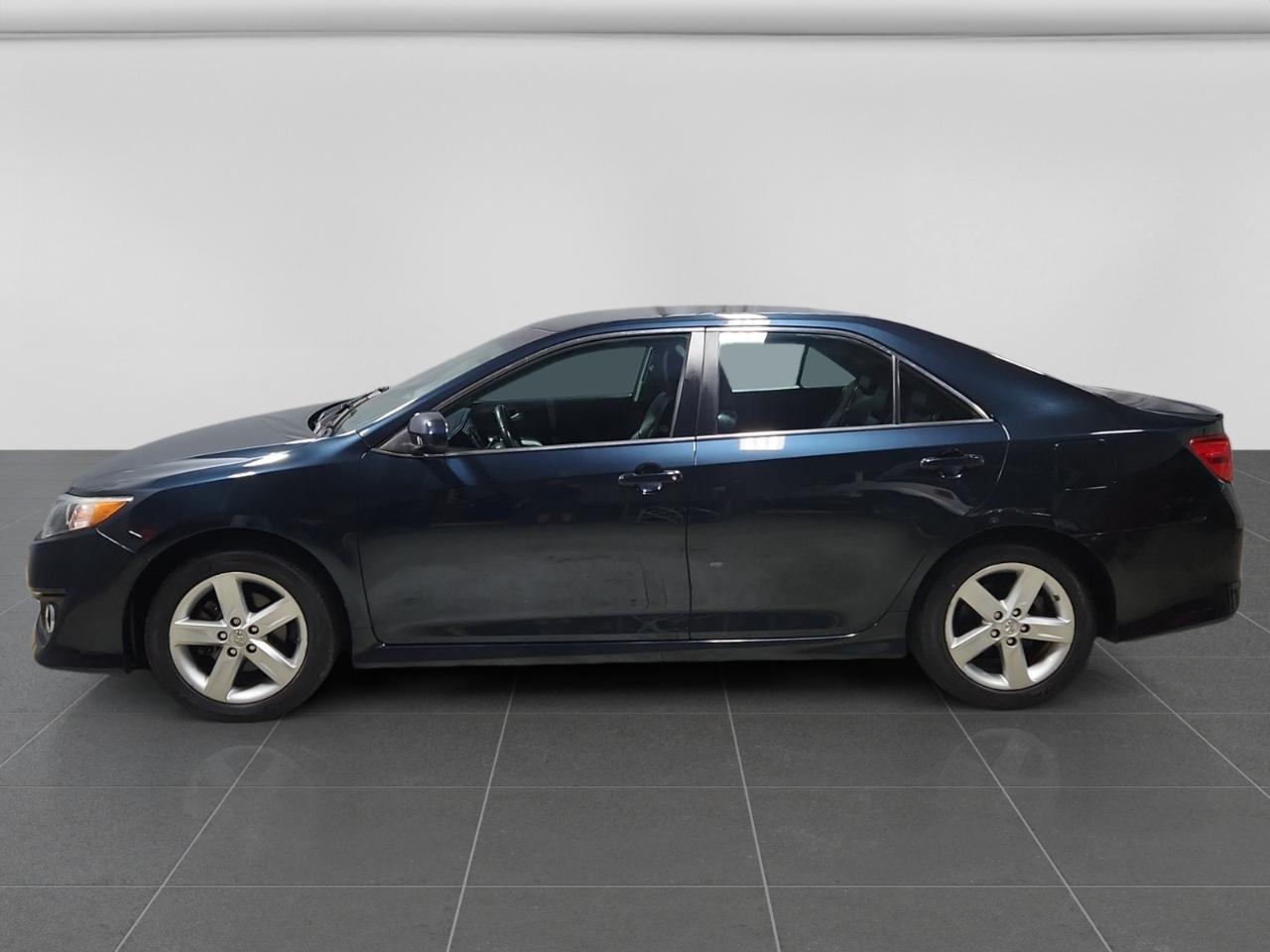Toyota Camry SE 2014