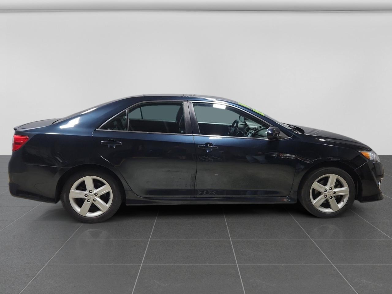 Toyota Camry SE 2014