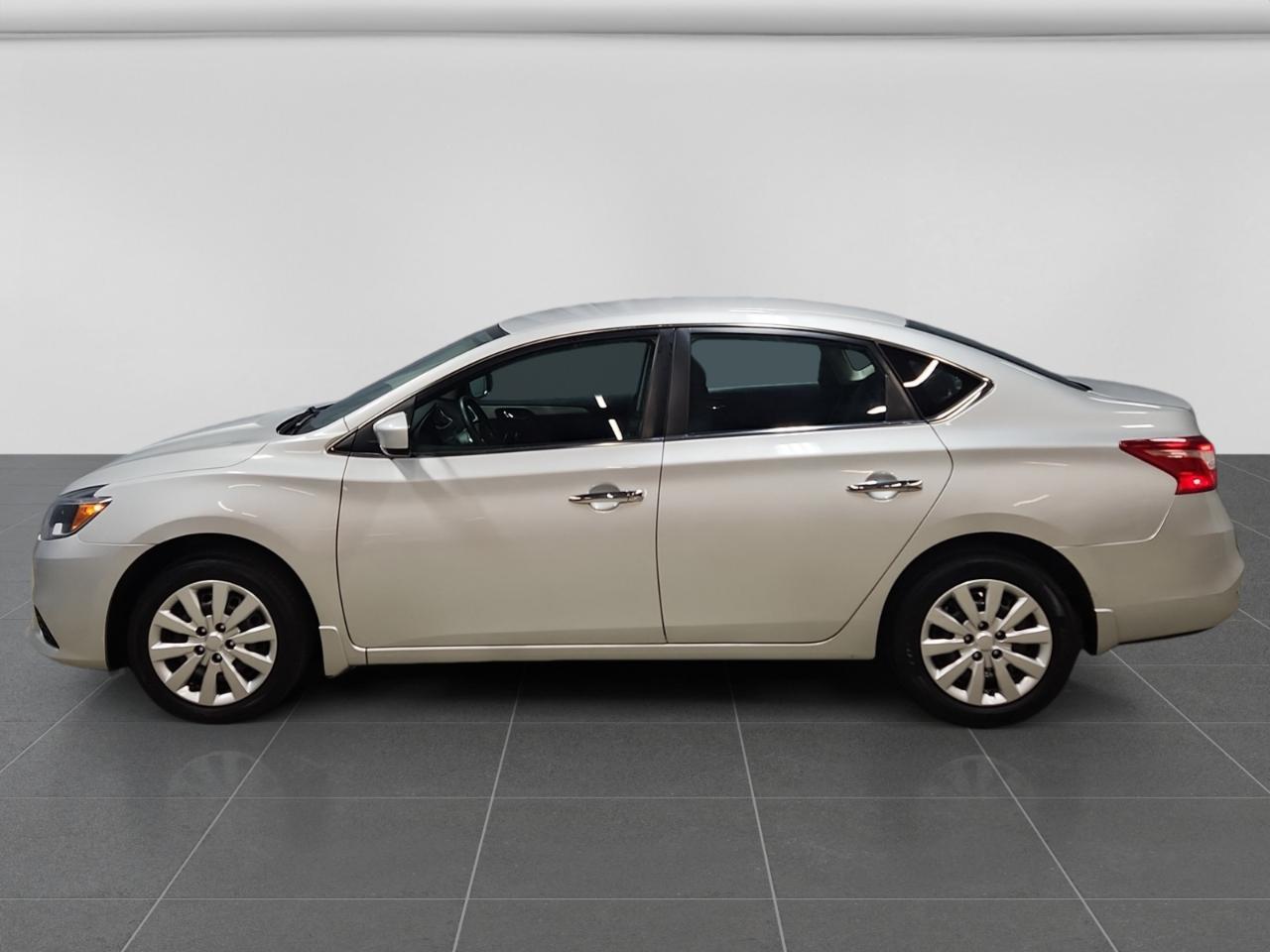 Nissan Sentra S CVT 2017