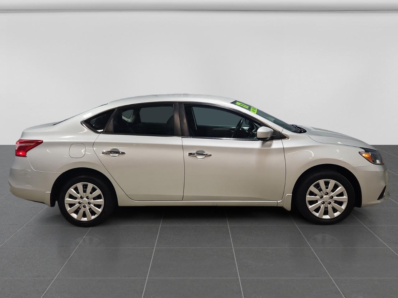 Nissan Sentra S CVT 2017