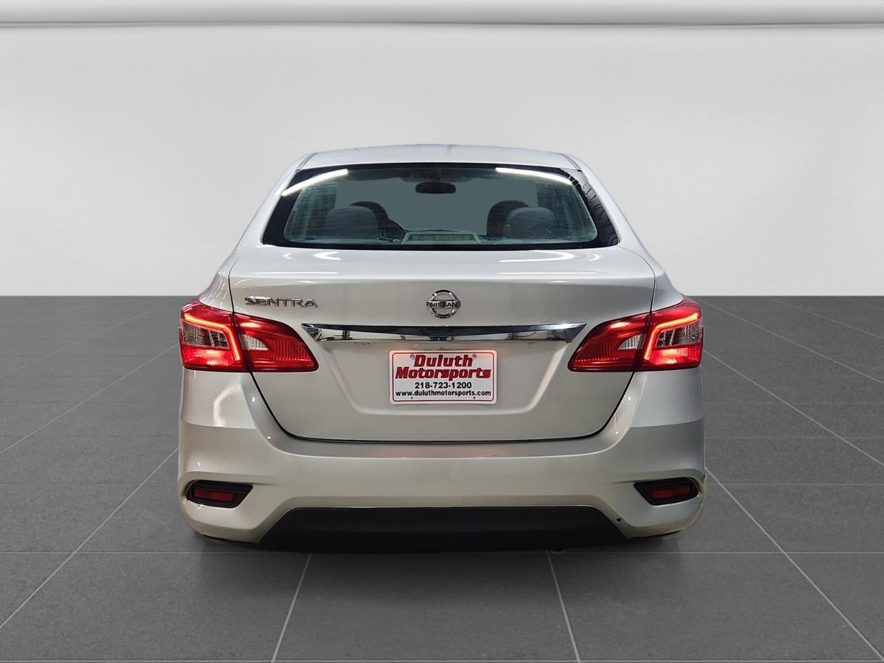 Nissan Sentra S CVT 2017