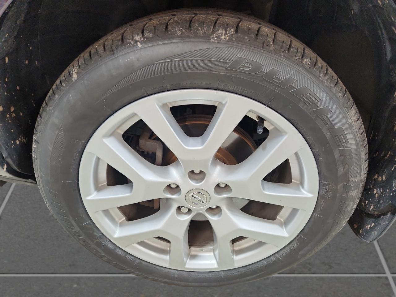 Nissan Rogue SV AWD 2011