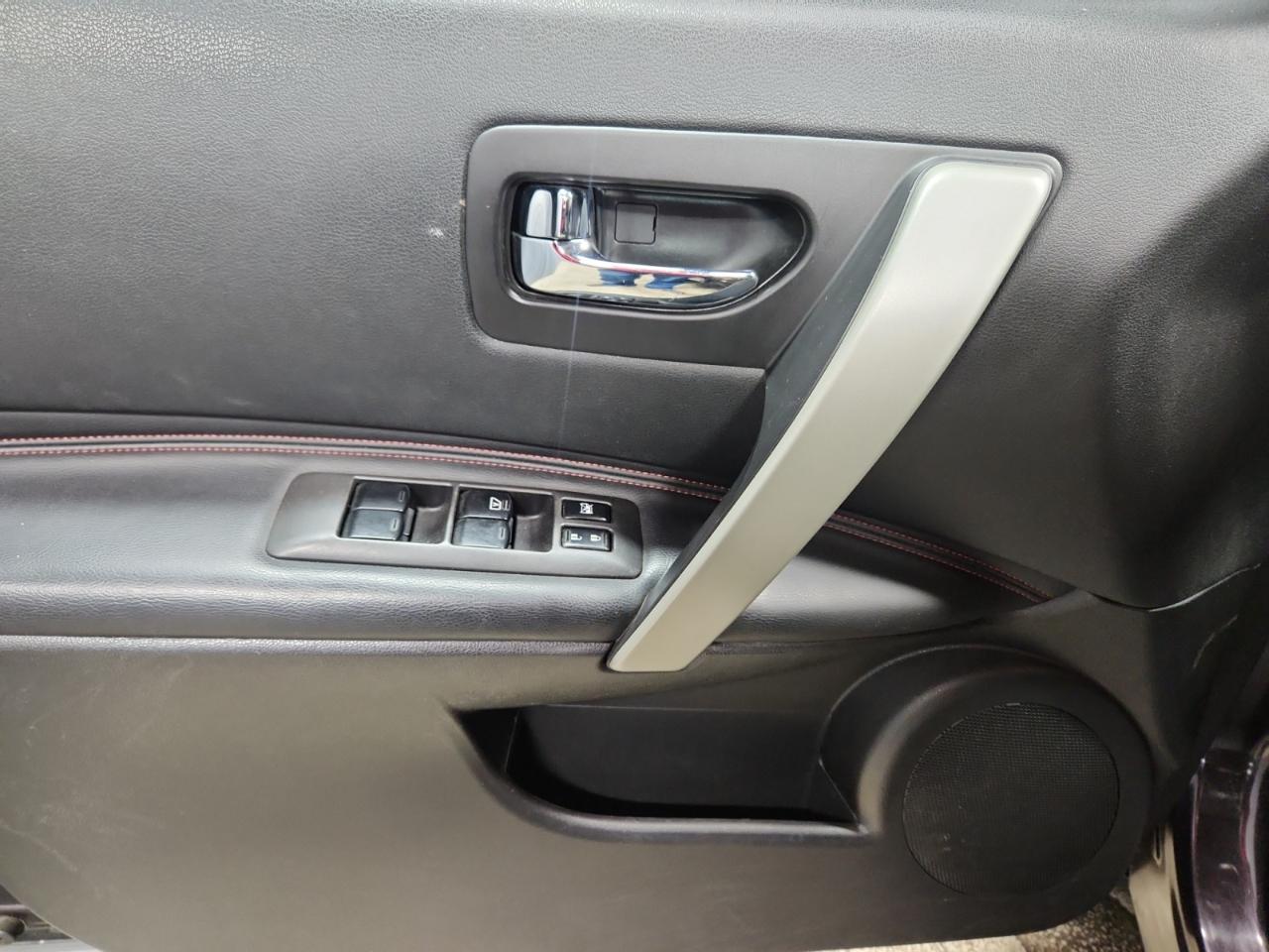 Nissan Rogue SV AWD 2011