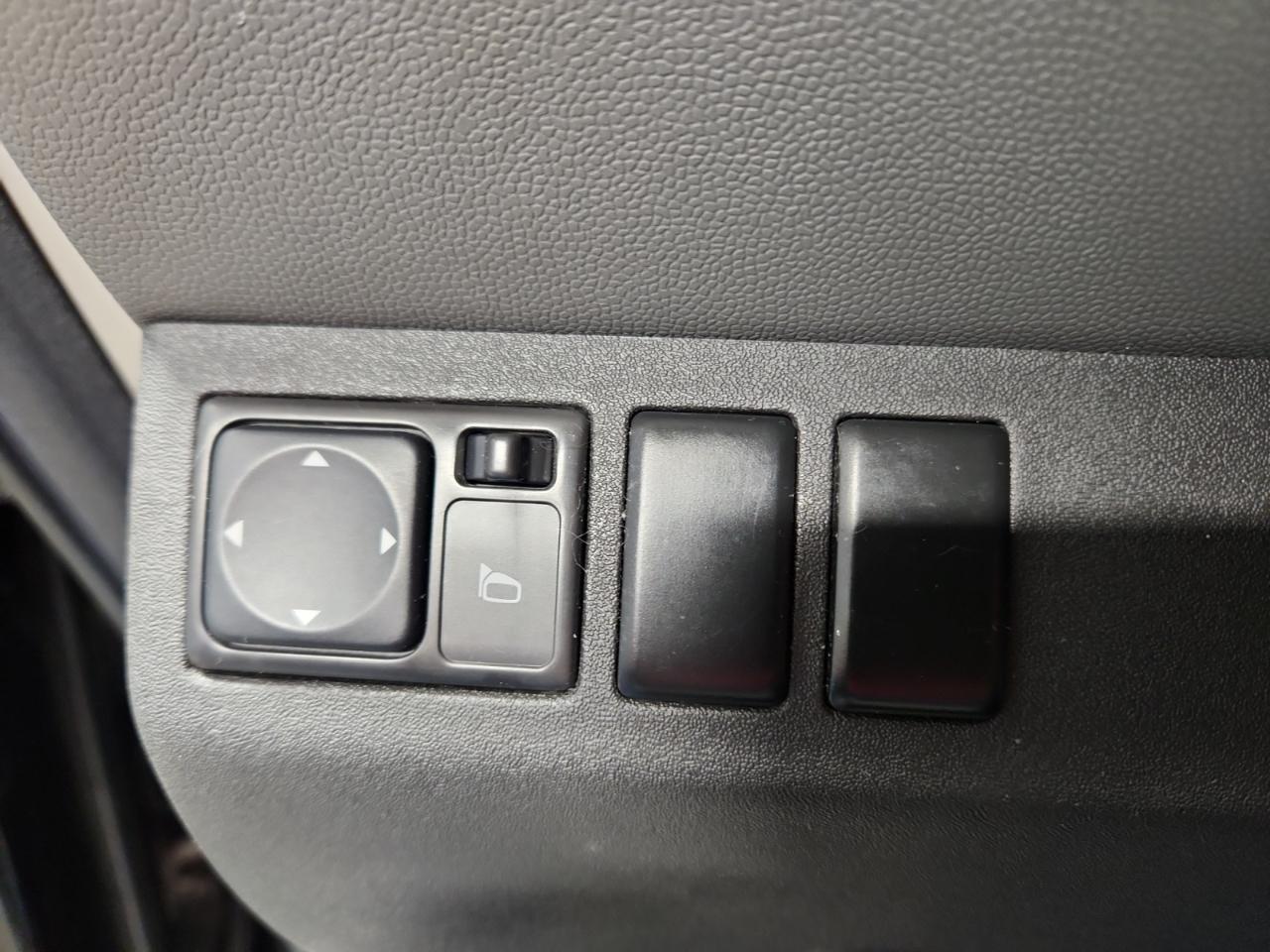 Nissan Xterra S 4WD 2011