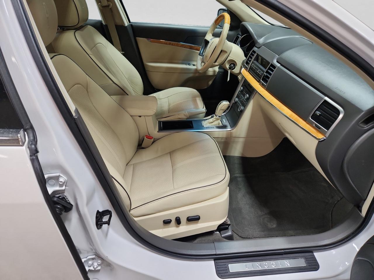 Lincoln MKZ FWD 2012