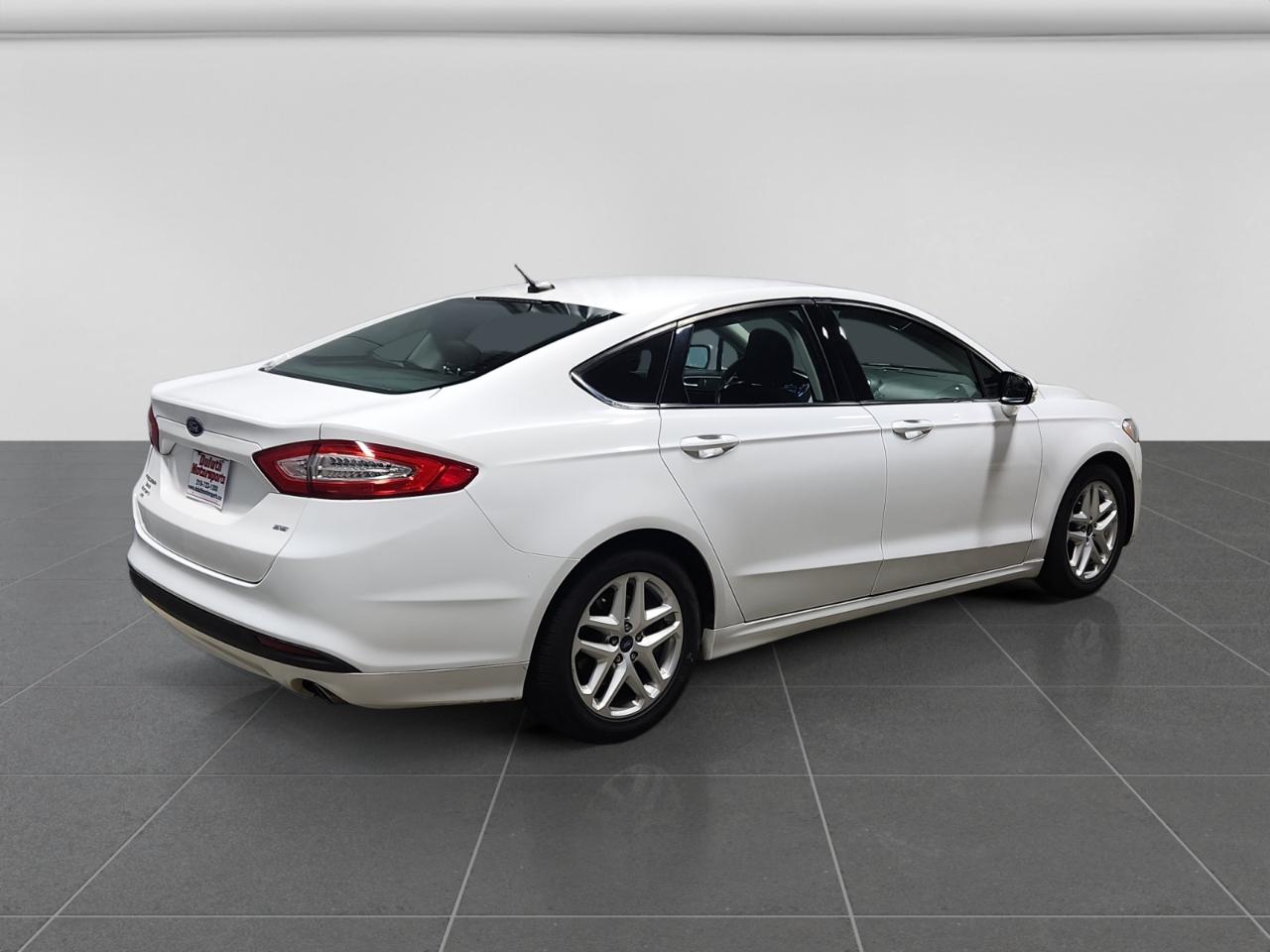 Ford Fusion SE 2016