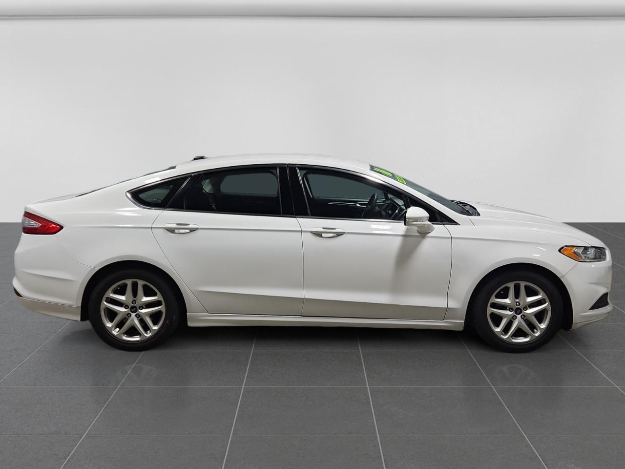 Ford Fusion SE 2016