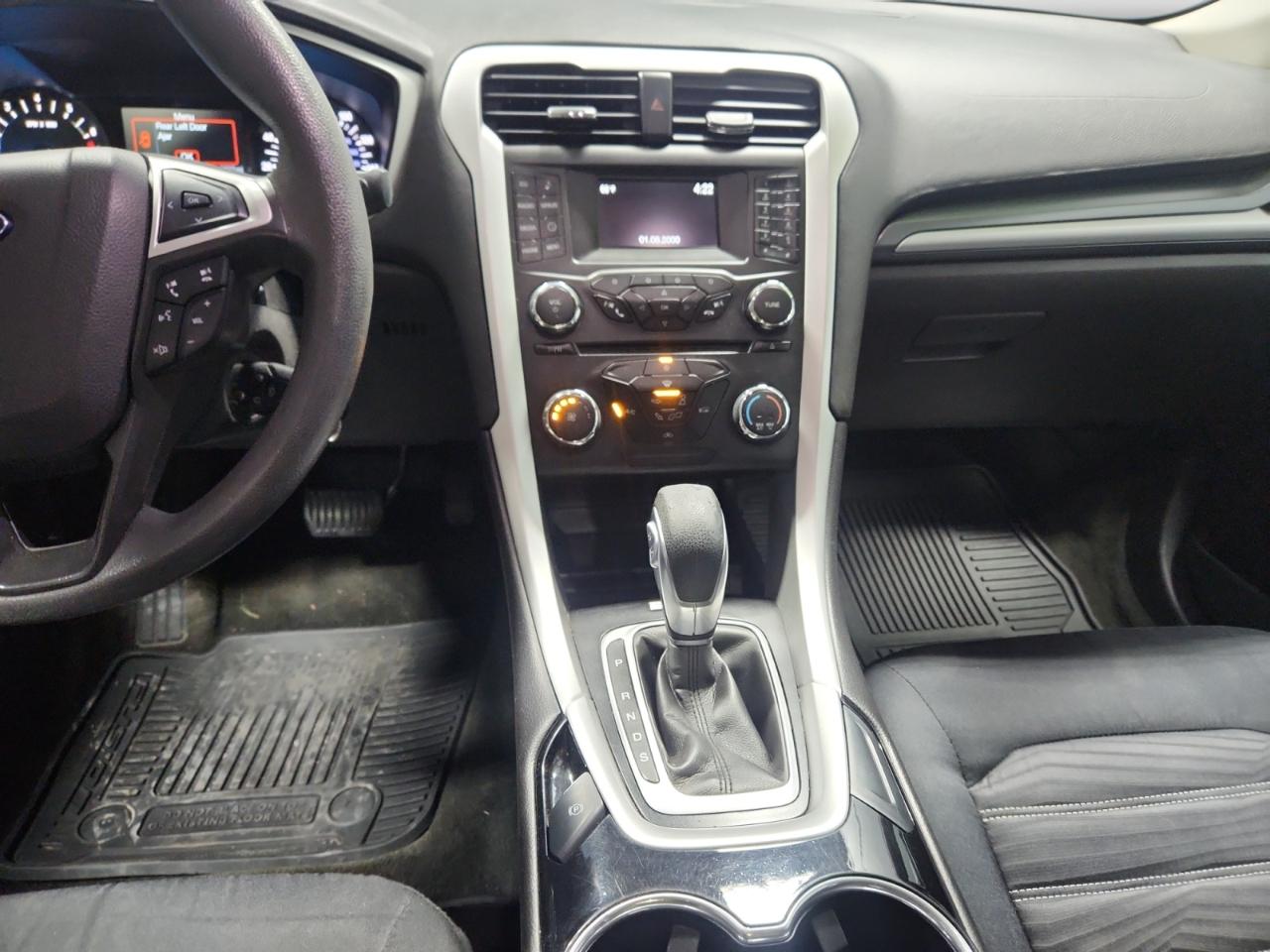 Ford Fusion SE 2016