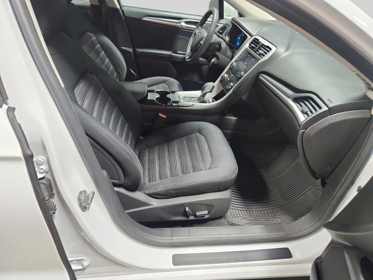 Ford Fusion SE 2016
