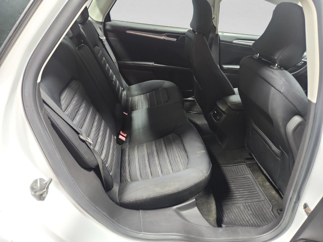 Ford Fusion SE 2016