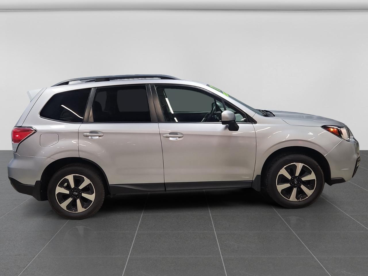Subaru Forester 2.5i Premium PZEV CVT 2017