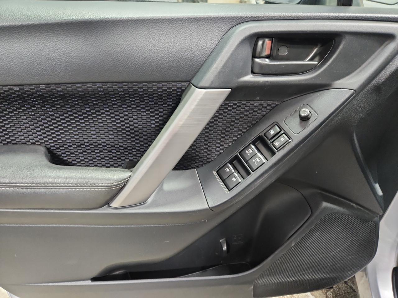 Subaru Forester 2.5i Premium PZEV CVT 2017