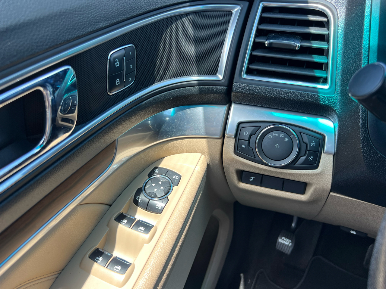 Ford Explorer Limited FWD 2017