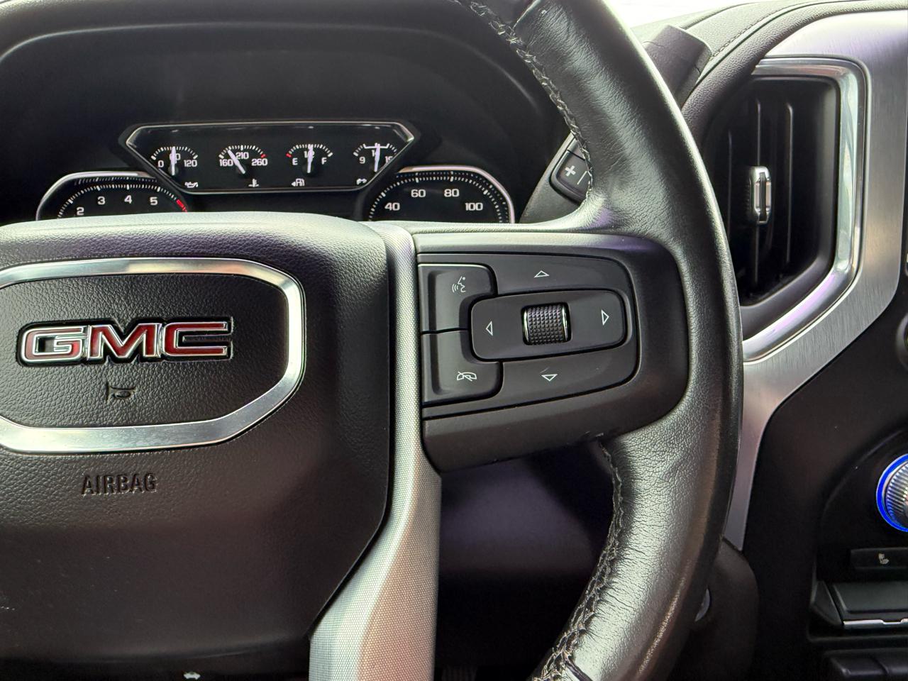 GMC Sierra 1500 SLT Crew Cab 4WD 2020