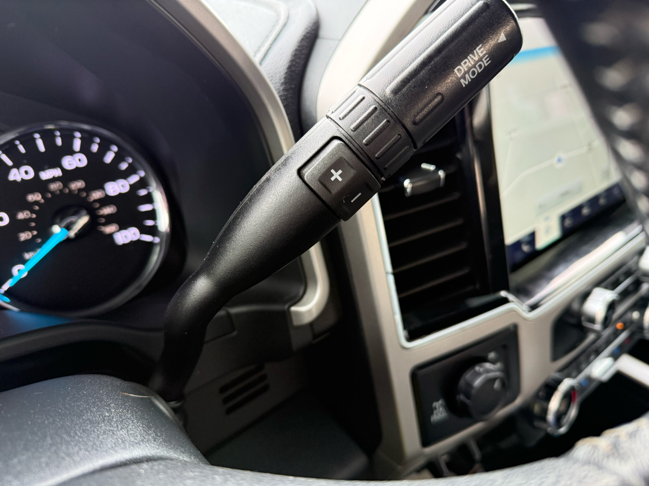 Ford F-250 SD Lariat Crew Cab 4WD 2022