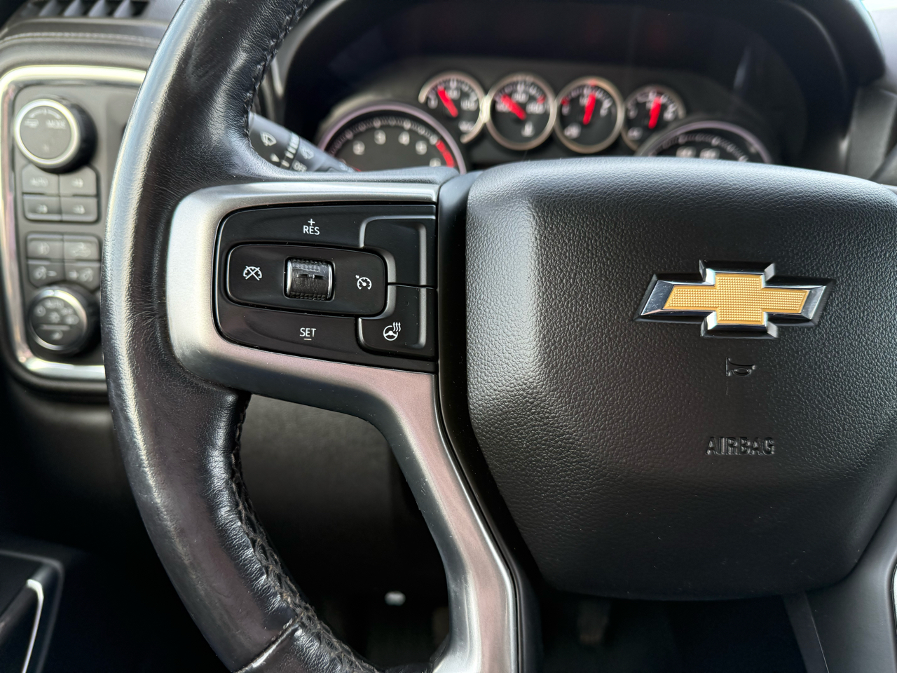 Chevrolet Silverado 1500 LTZ Crew Cab 4WD 2021