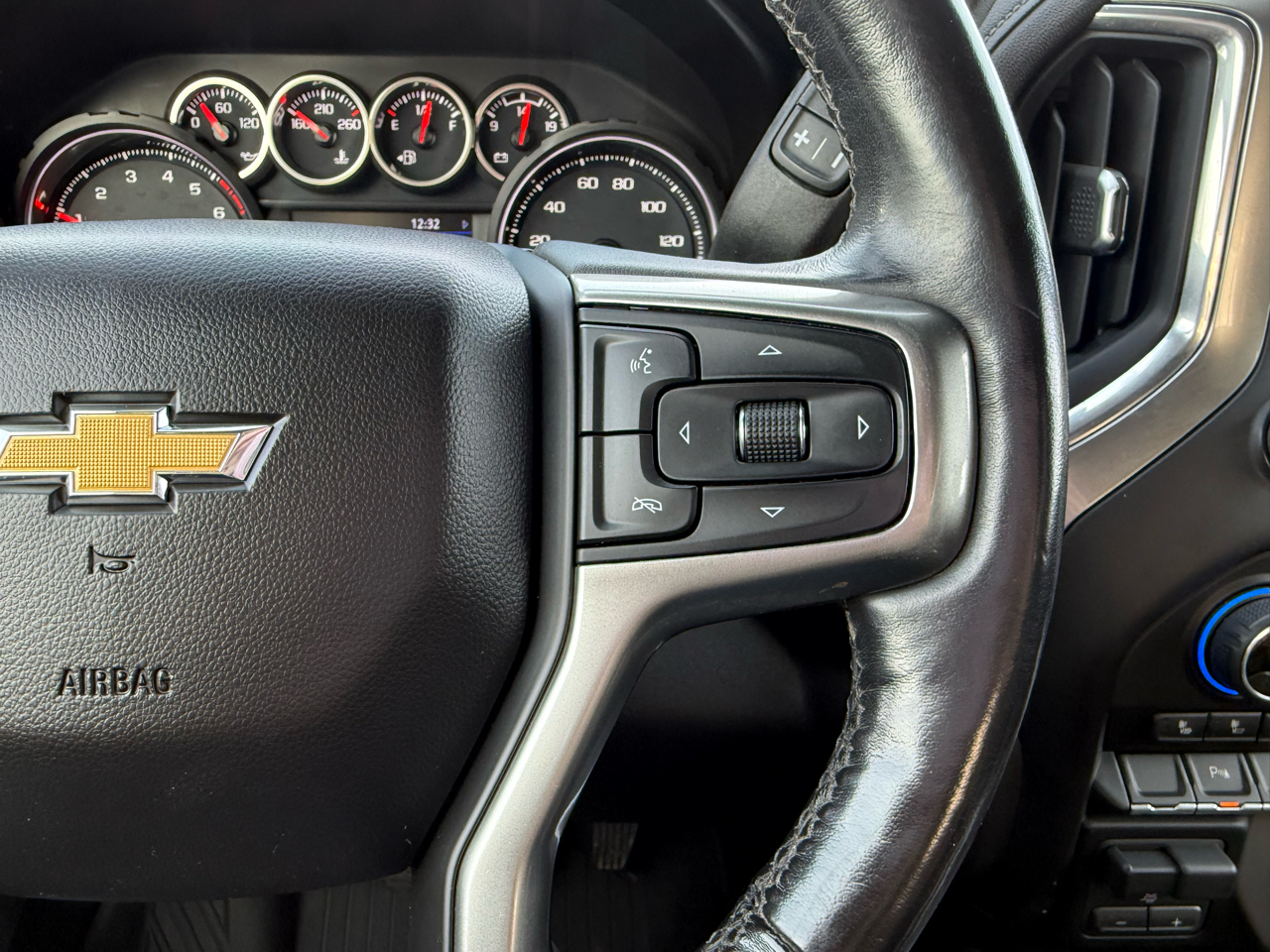 Chevrolet Silverado 1500 LTZ Crew Cab 4WD 2021