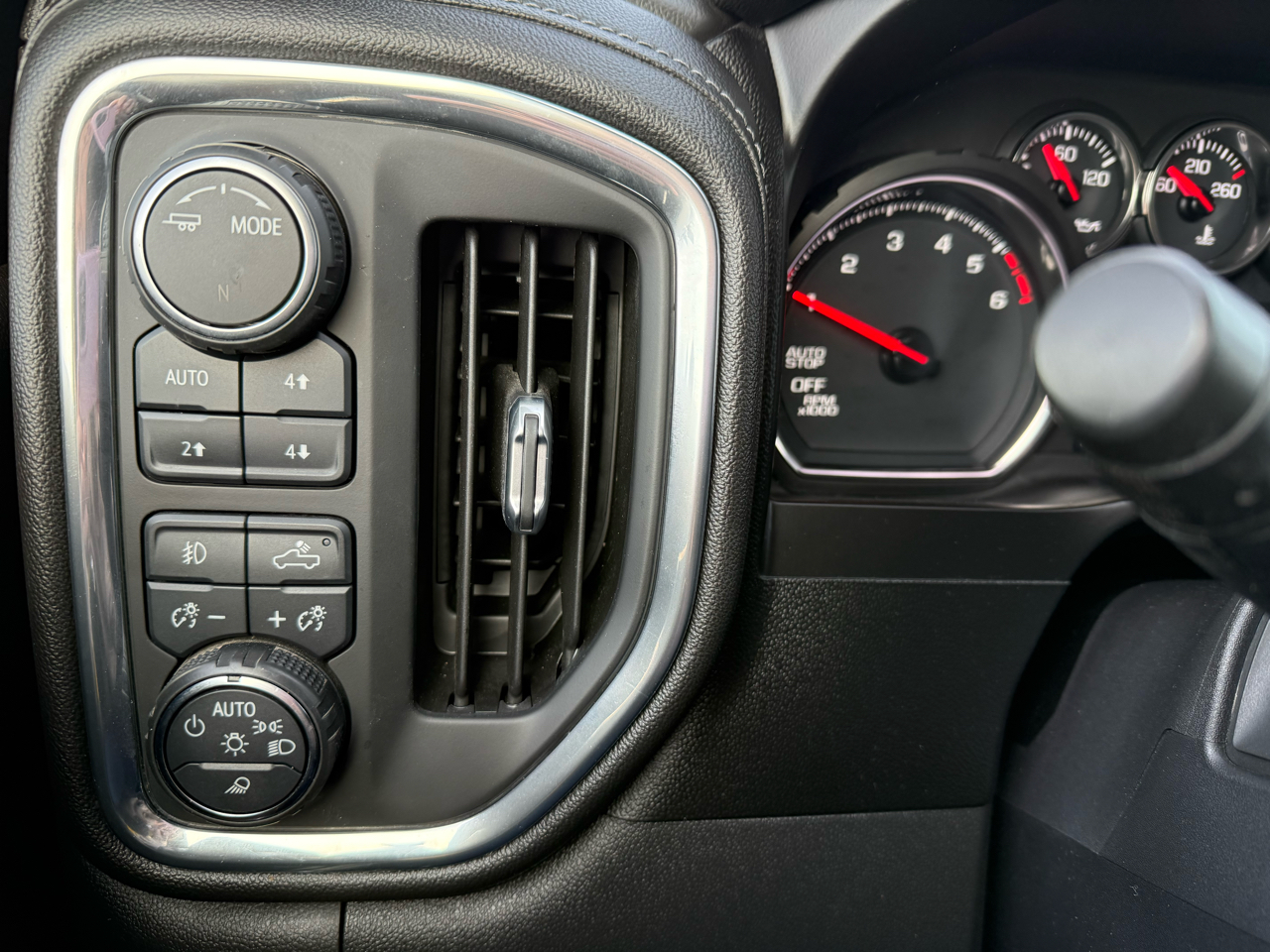 Chevrolet Silverado 1500 LTZ Crew Cab 4WD 2021