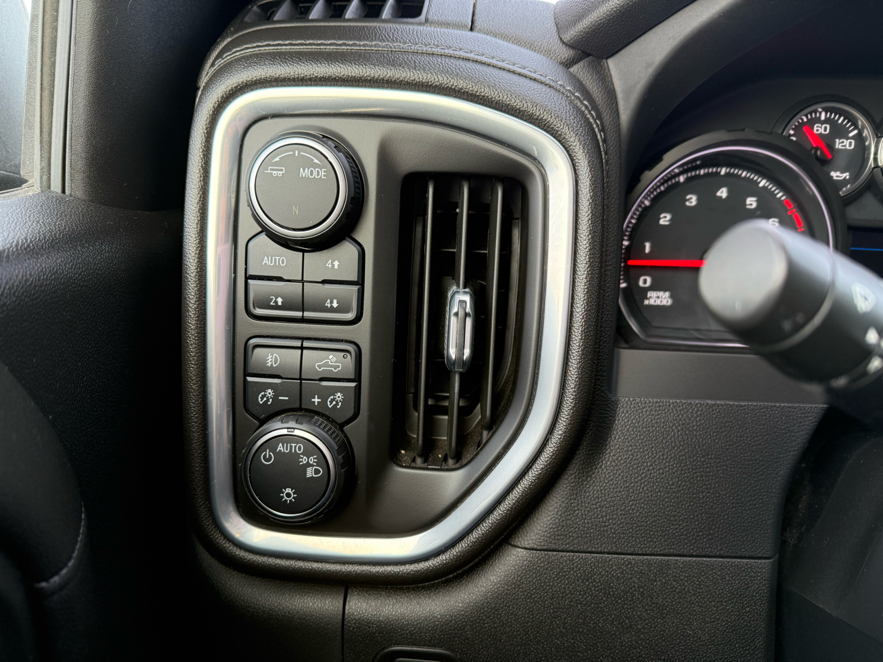 Chevrolet Silverado 1500 RST Crew Cab 4WD 2021