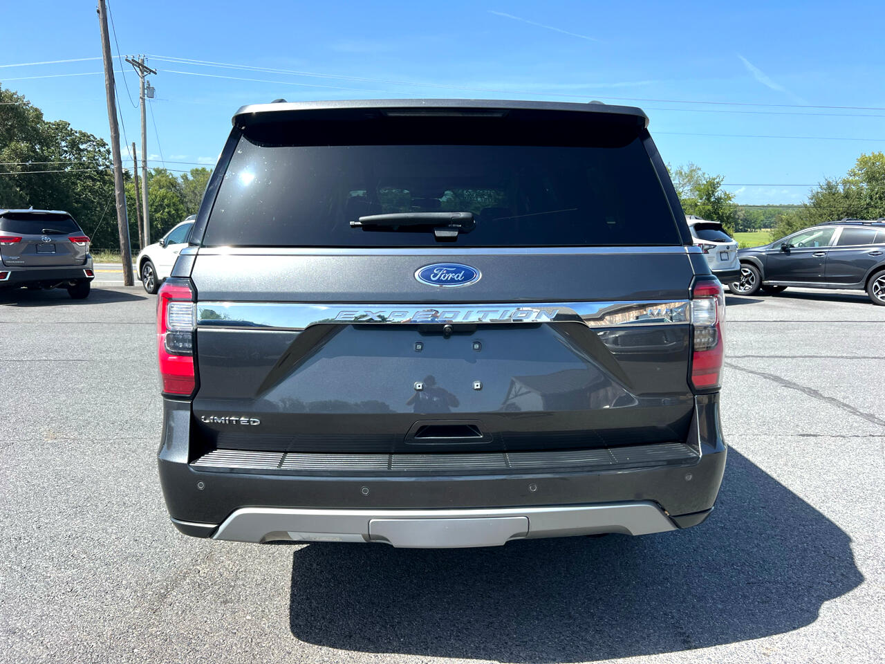 2021 Ford Expedition MAX Limited photo 2
