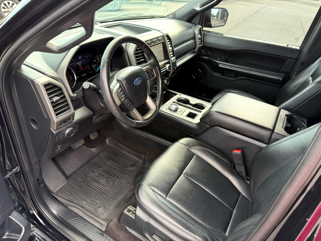 2020 Ford Expedition XLT photo 9