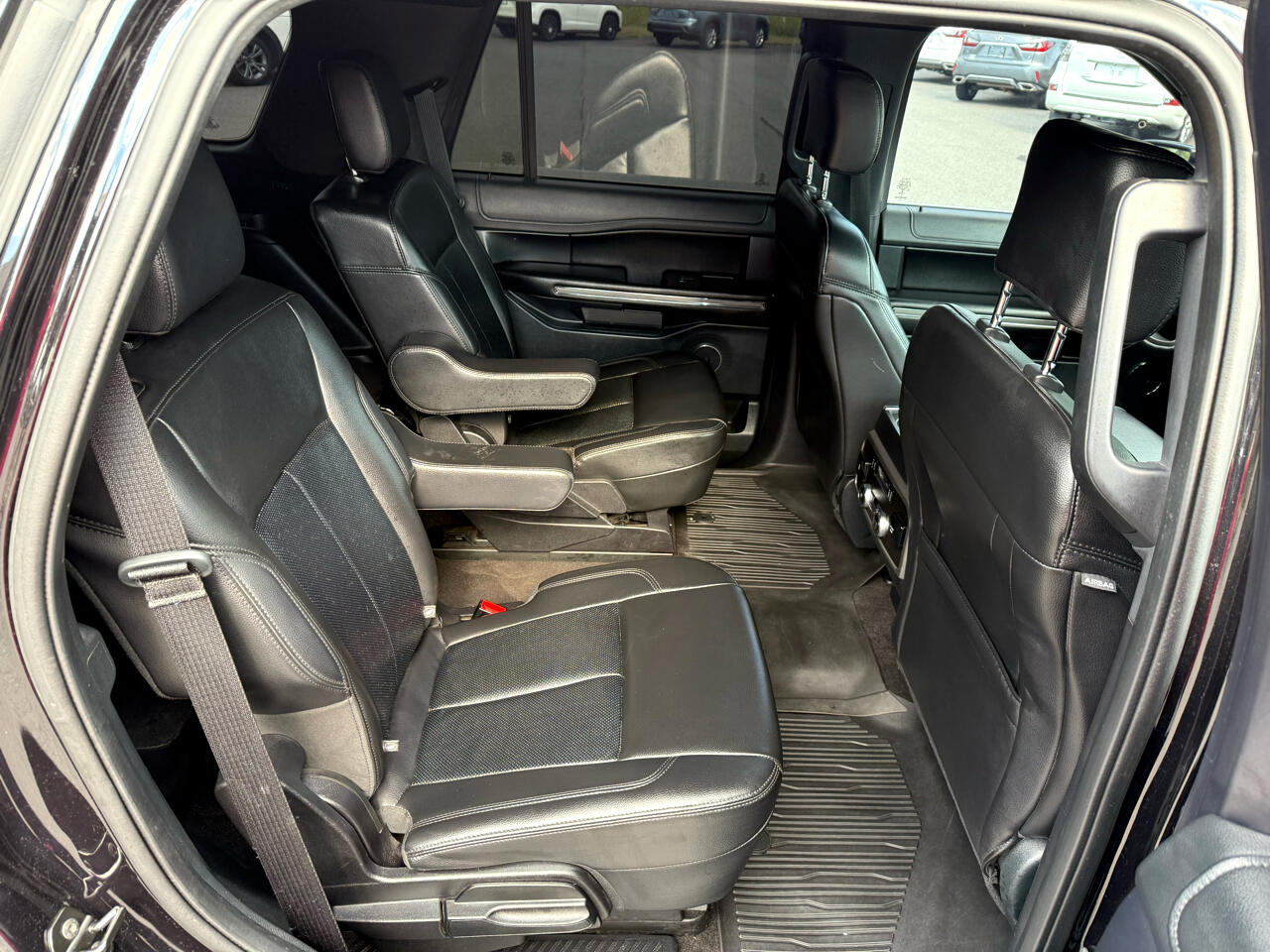 2020 Ford Expedition XLT photo 16