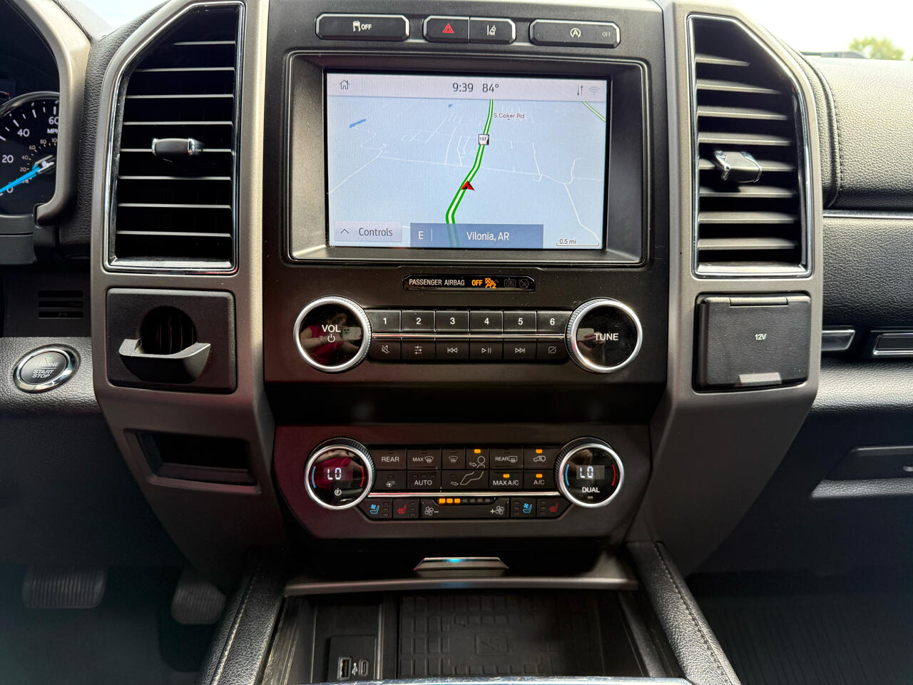 2020 Ford Expedition XLT photo 26