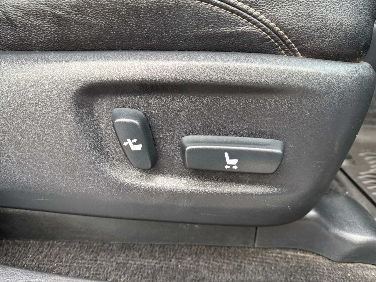 Toyota 4Runner SR5 Premium 2WD (Natl) 2017