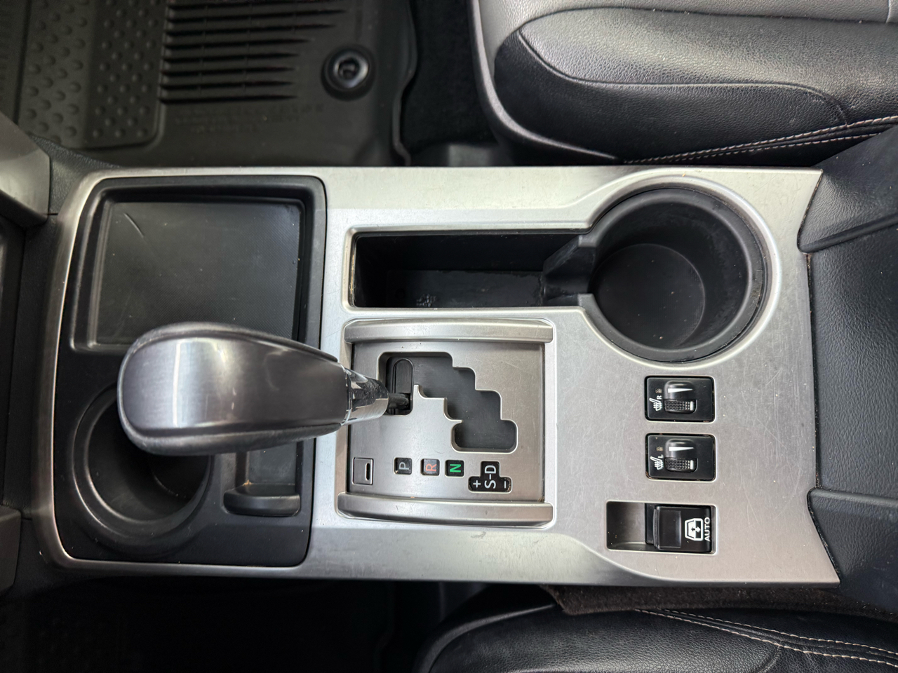 Toyota 4Runner SR5 Premium 2WD (Natl) 2017