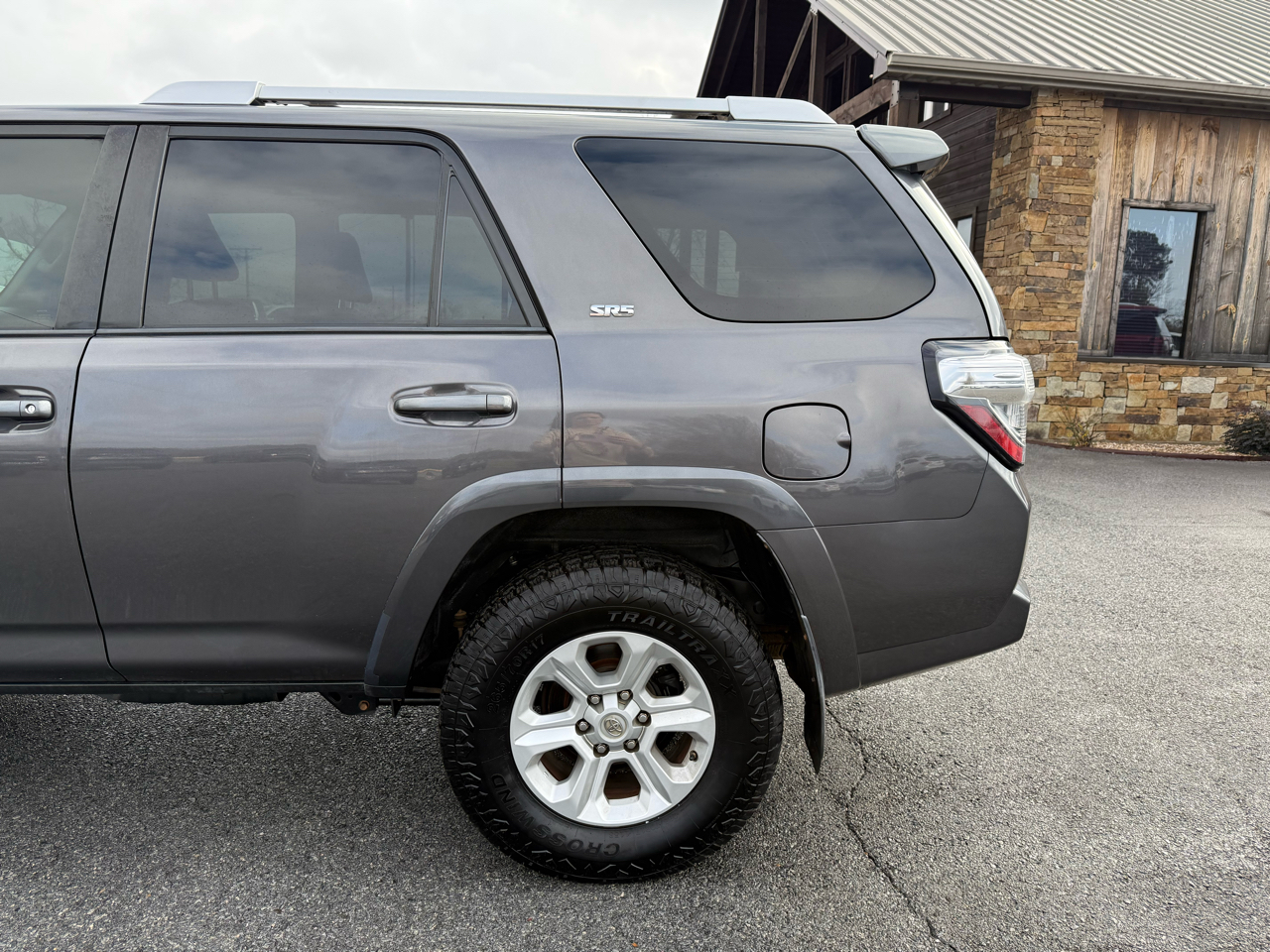 Toyota 4Runner SR5 Premium 2WD (Natl) 2017